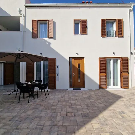 House Miamare 펜션 프리모스턴